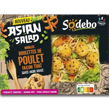 SODEBO Asian Salade nouilles, boulettes de poulet, façon Thaï sauce aigre douce